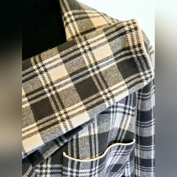 CYNTHIA ROWLEY NWOT Cropped Plaid Blazer Soft Material Sz Small - Picture 5 of 7